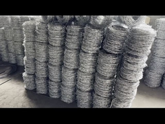 500m Roll And 1.6mm Thickness Hot Dipped Galvanized Barbed Wire With Handle
