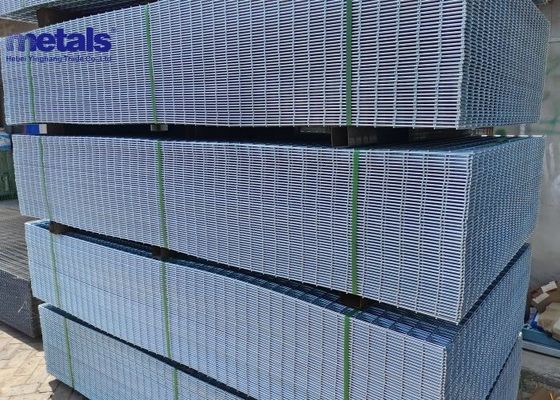 Buy Industrial Galvanised Welded Wire Mesh Panels / Steel Mesh Sheets Fencing Bwg12 Odm online manufacture