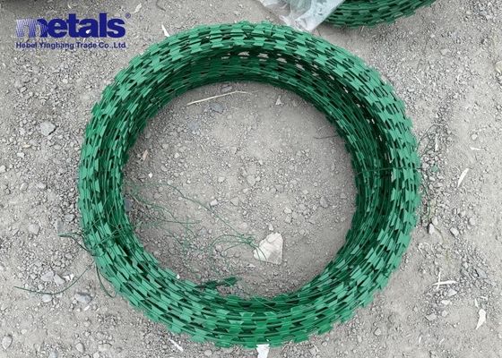 Concertina fil de rasoir en PVC vert enduit 450 mm en dehors du cercle pour la clôture de sécurité